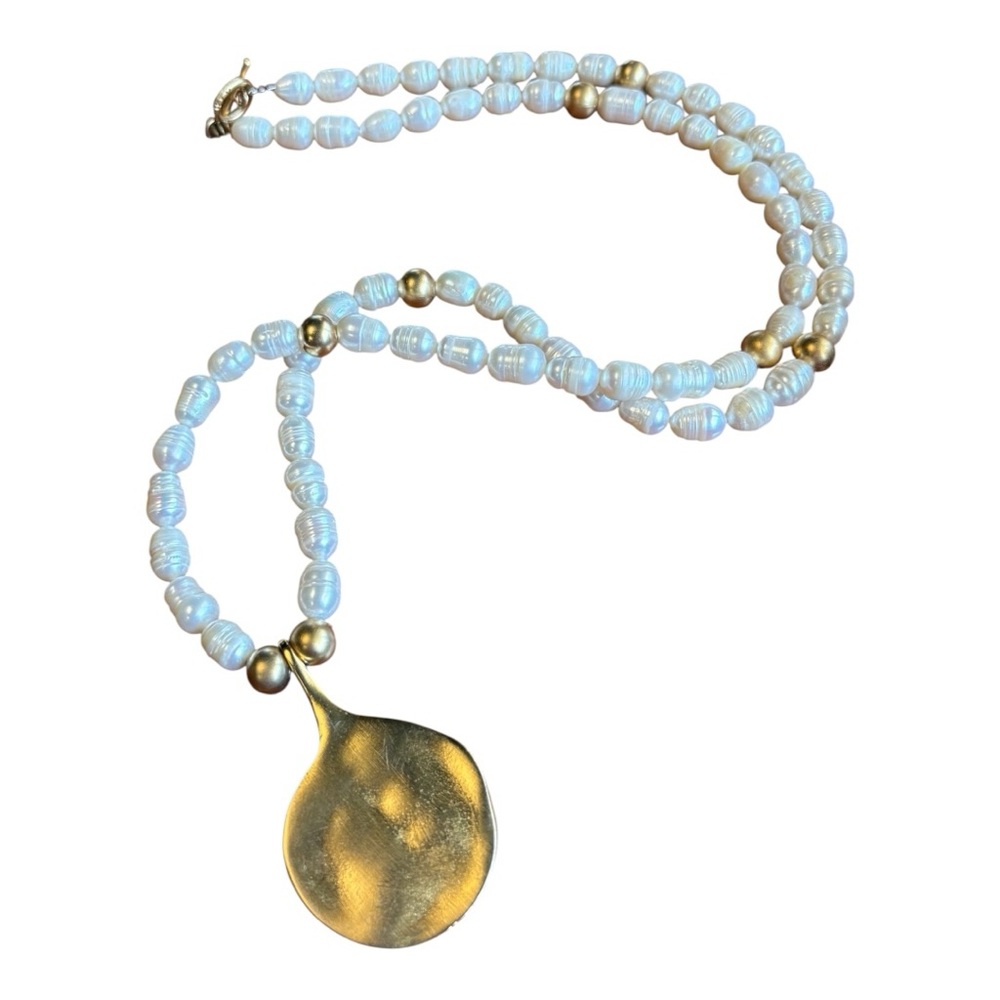NIV New York Baroque Pearl Necklace with Gold Disc Pendant J11